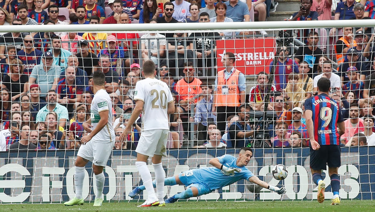 FC Barcelona 3-0 Elche CF: Líder, dos años después