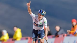 Pellizzari se estrena en la cara de Vingegaard