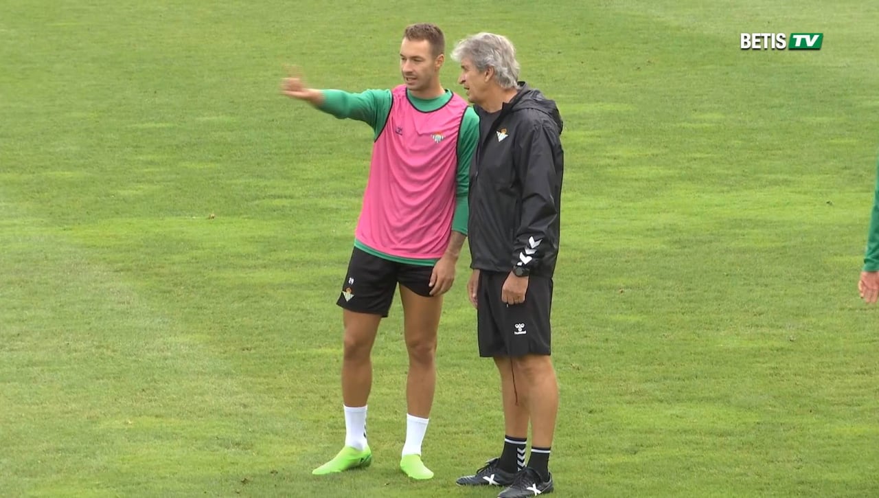 Pellegrini analiza la falta de gol del Betis, el 'caso Loren' y no espera soluciones en el mercado de fichajes