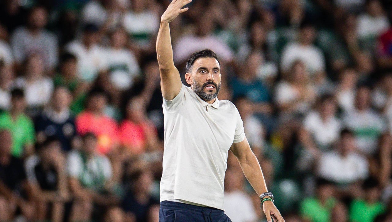 Sarabia deja claro la titularidad de Iñaki Peña