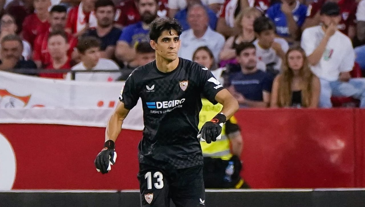 Vuelve Bono, el portero que da puntos gracias a su "intuición"