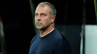 Flick aprueba a Cancelo y señala las limitaciones económicas del Barcelona: “No podemos pagar cientos de millones por jugadores como otros equipos”