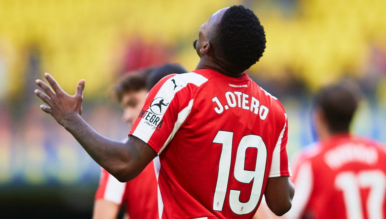 Busca fórmulas para cerrar la contratación de Juan Otero