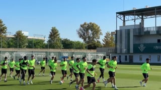 Bakambu regresa al grupo en una sesión inundada por la cantera 