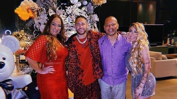 El padre de Neymar recibe una orden de arresto