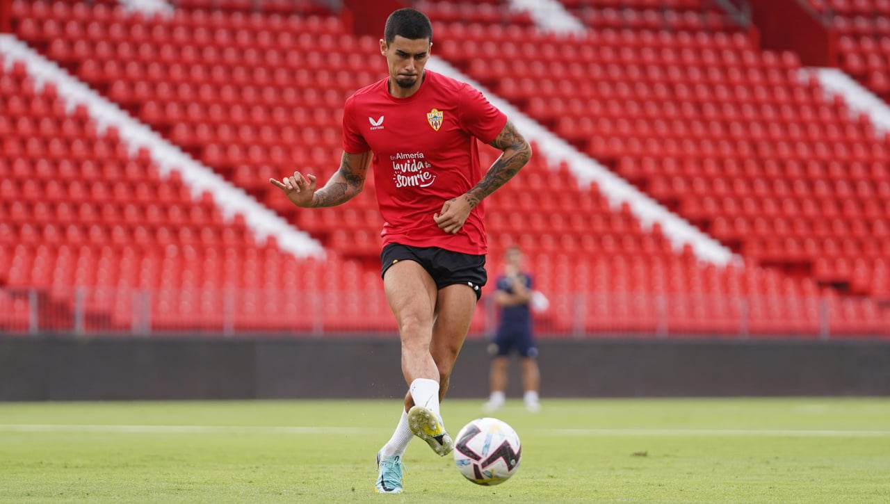 Chumi define posible "freno de mano" del Barça ante el Almería