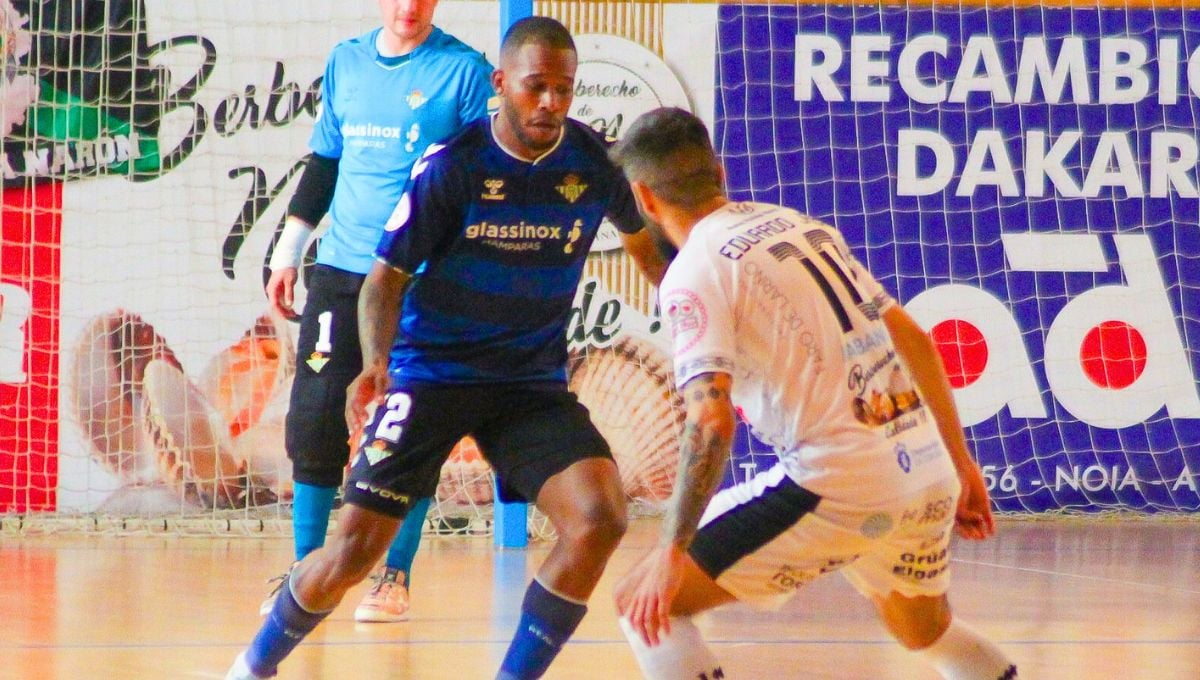 El Real Betis acaricia el 'play off' por minutos (4-4)