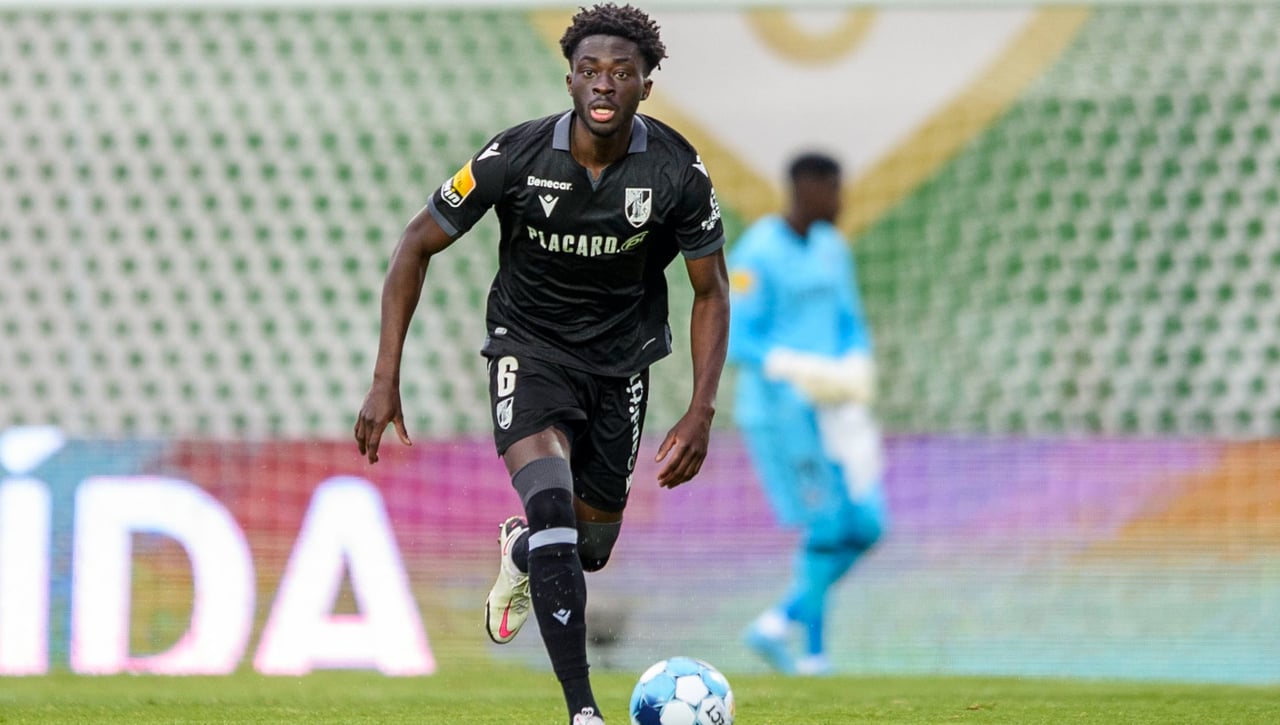 Girona y Rayo Vallecano se pelean para traer a una roca para su defensa