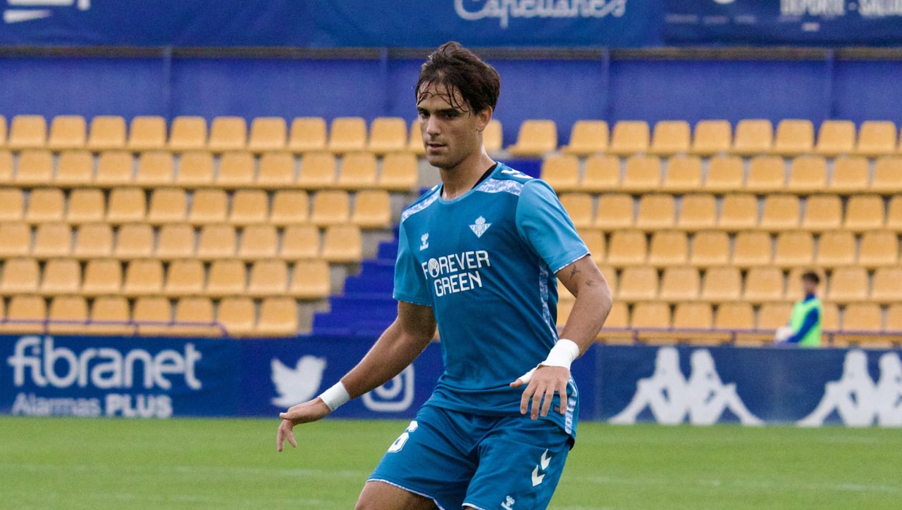 El Betis tiene que tomar una decisión con una promesa