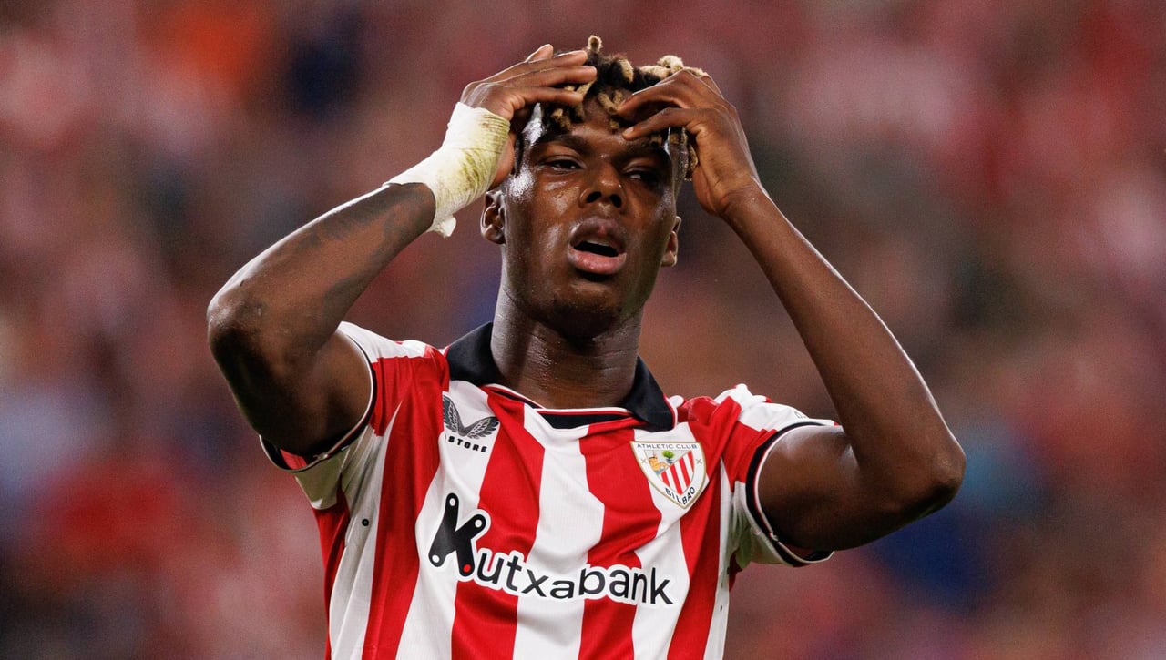 A Nico Williams le toca esperar