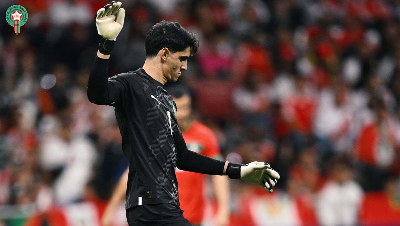 En medio del debate en la portería, Bono se moja