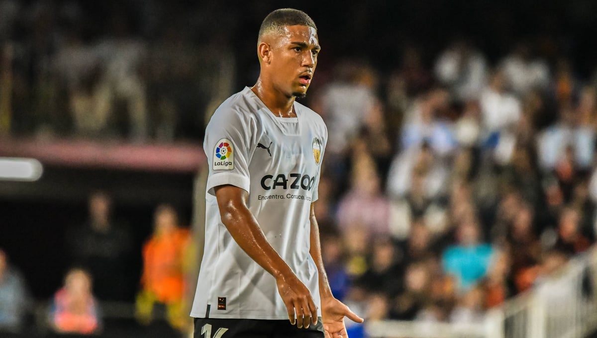 Mosquera hace historia en el Valencia y sigue llamando a la puerta de