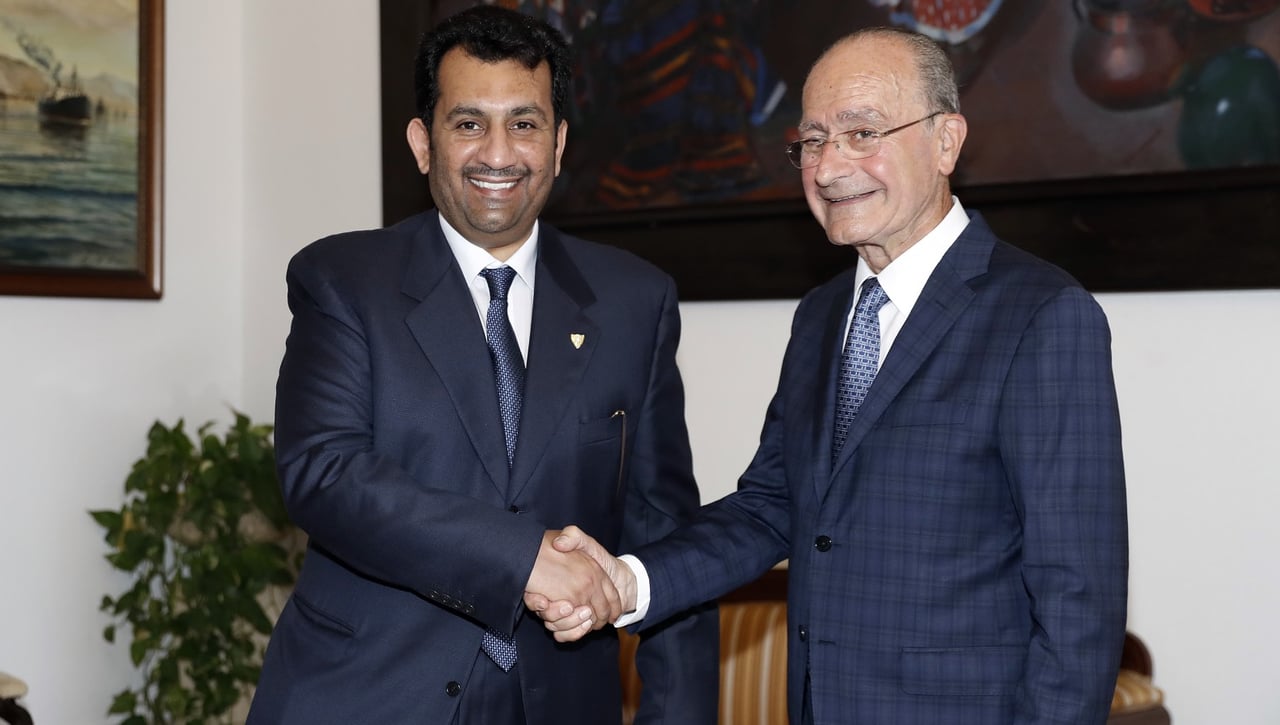 Al Thani vuelve para atacar al alcalde de Málaga