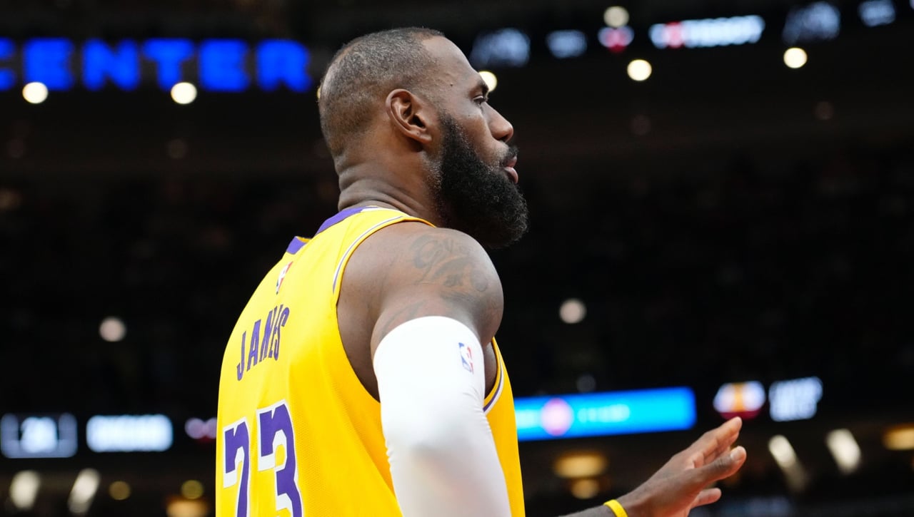 LeBron James, hundido