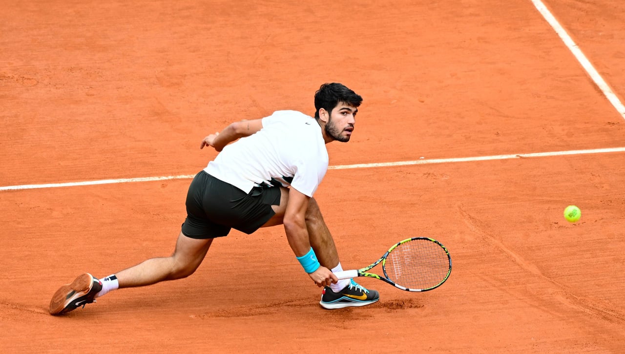 Alcaraz - Marozsan: horario, canal y dónde ver hoy en TV y online el partido de Carlos Alcaraz de Roland Garros 2025