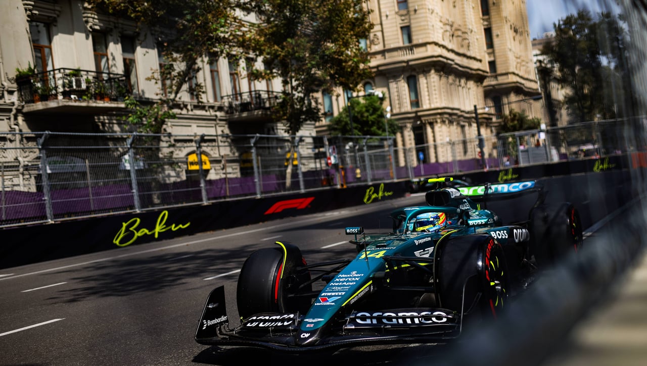 Giro inesperado de Alonso en Bakú