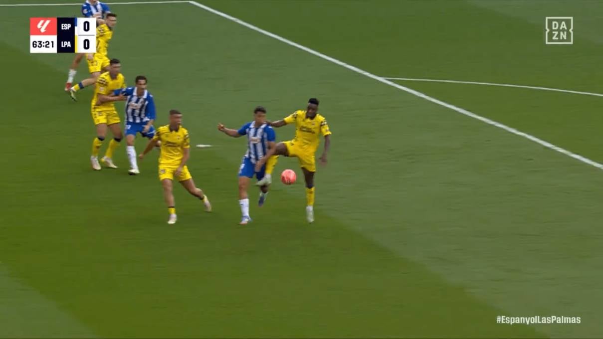 El polémico penalti que salva al Espanyol: lo que dicen los expertos