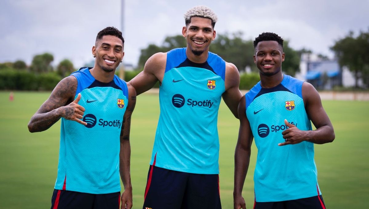Lejos de temer la competencia, Ronald Araújo da la bienvenida a Koundé al Barça