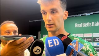 Diego Llorente aplaza su respuesta cuatro meses: "Es una carrera de fondo"