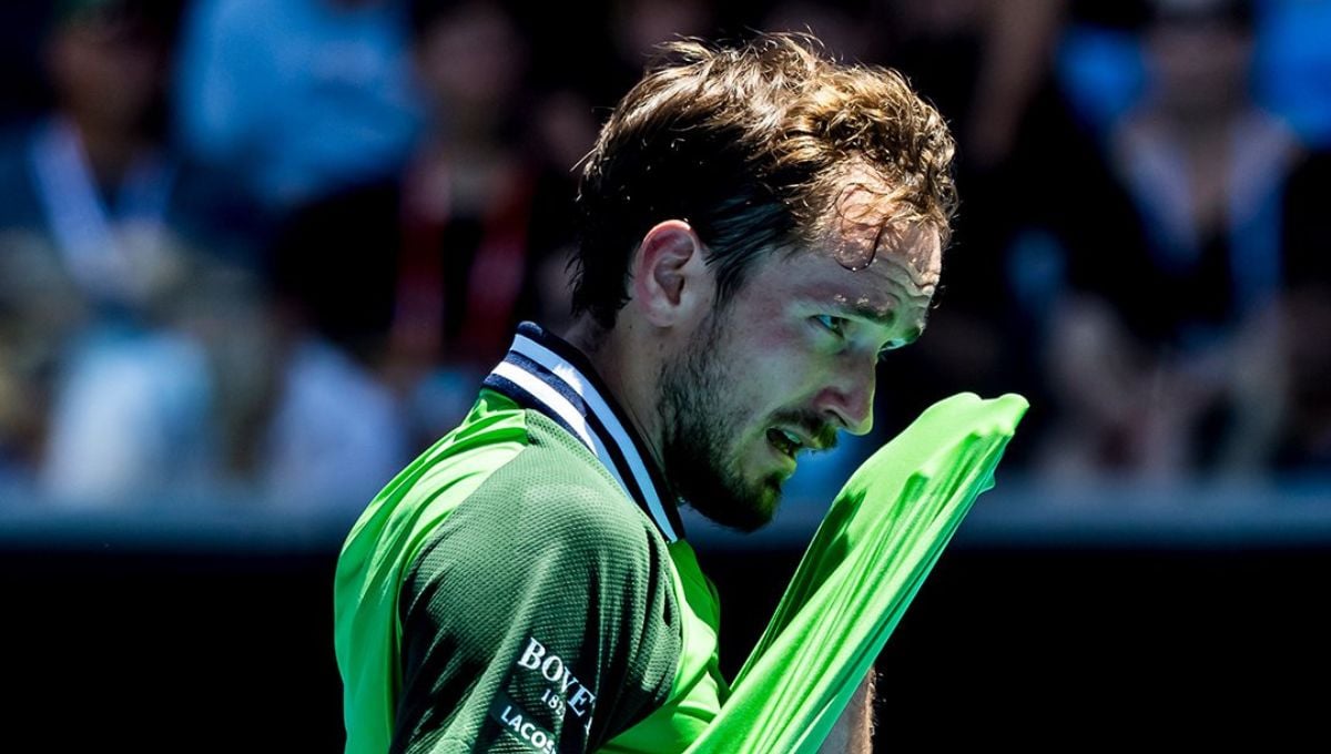 Djokovic mete baza en el lío nocturno de Medvedev