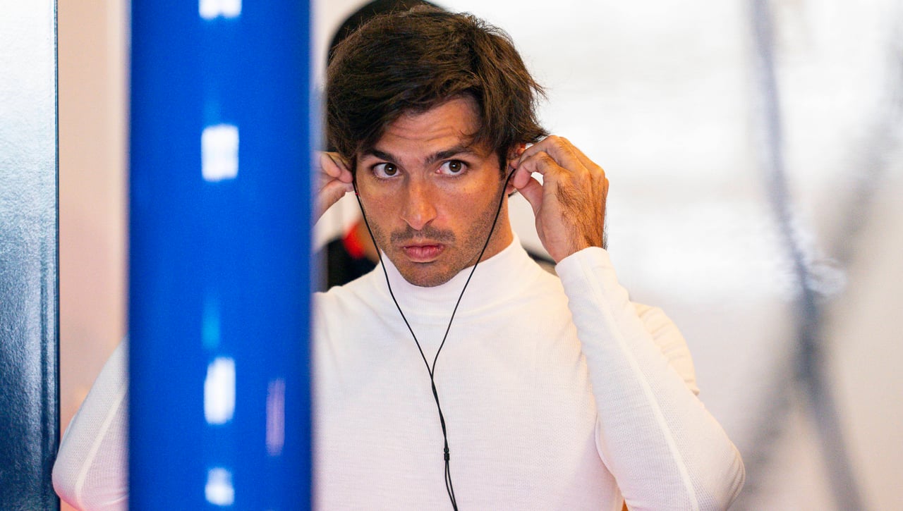 Carlos Sainz firma un nuevo contrato 