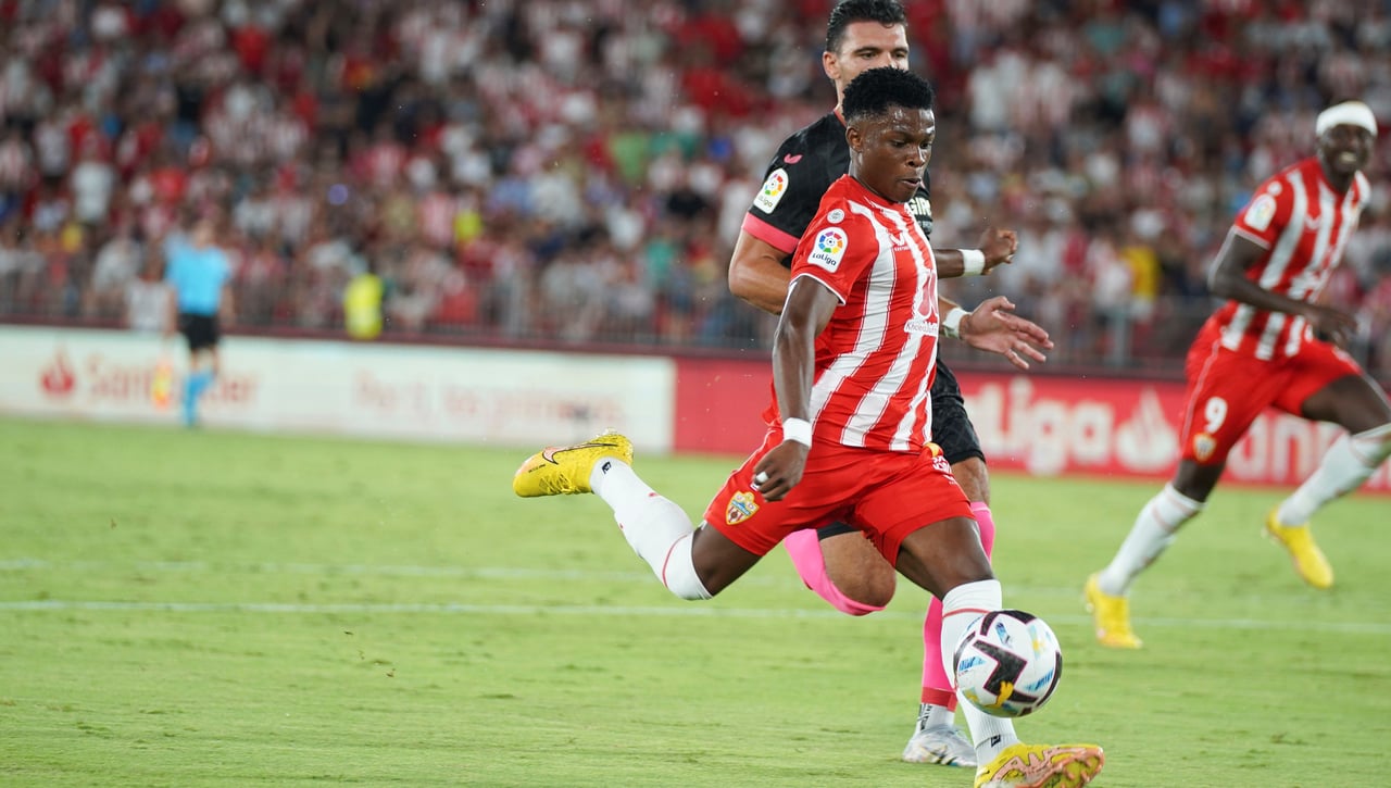 El Almería recibe una primera oferta por Ramazani