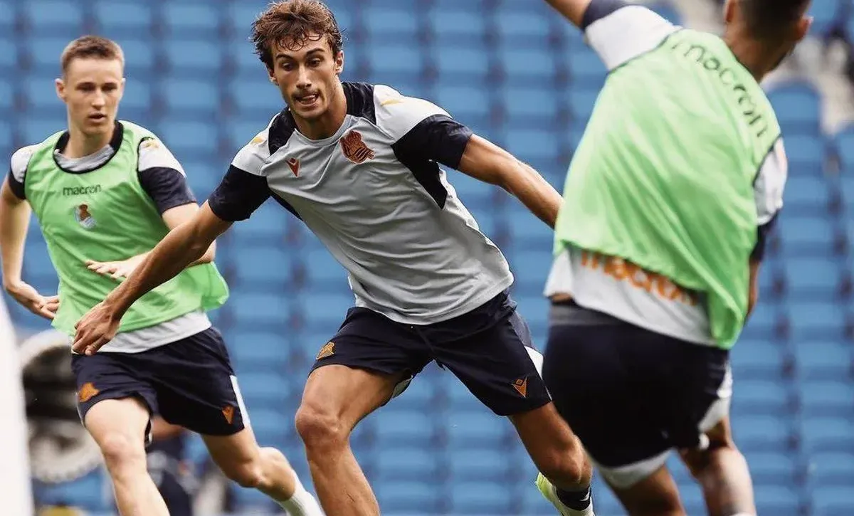 Mikel Goti tira la puerta