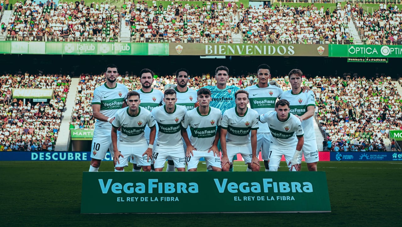 Elche CF 2-0 Levante UD: Rafa Mir y Eder Sarabia despiertan la ilusión en el Martínez Valero