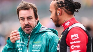 Hamilton se borra, Alonso no falla