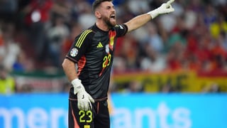 El paso hacia delante de Unai Simón 