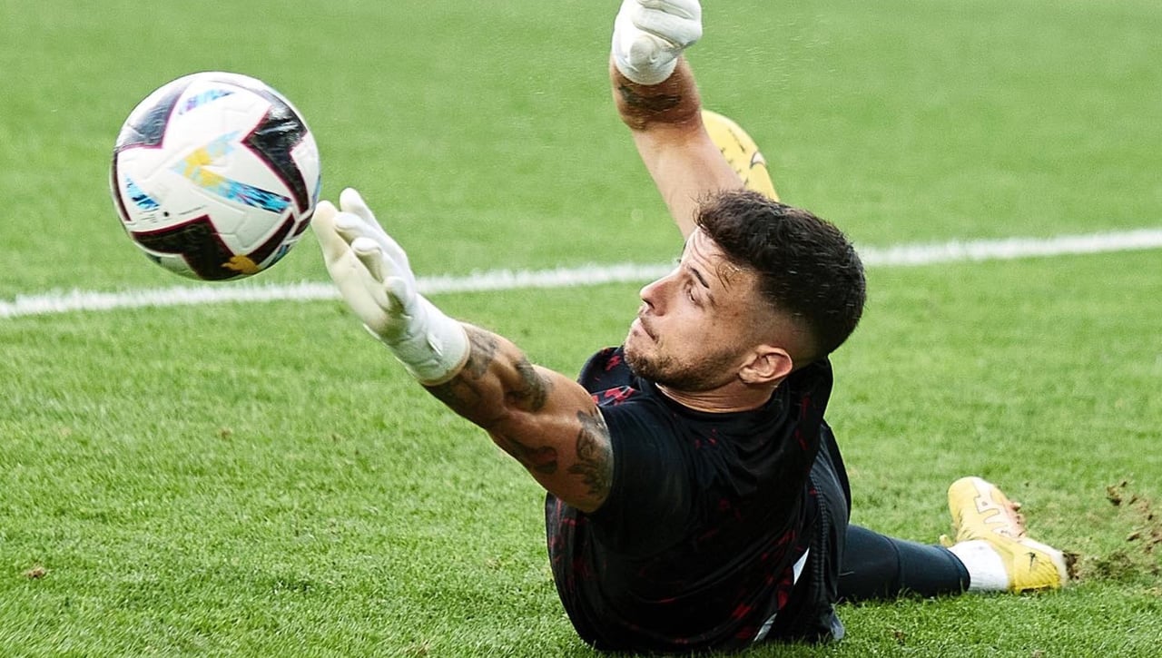 De debutar con la camiseta del Almería a ser un anuncio de Wallapop