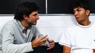 Carlos Sainz se cobra la venganza con Ferrari