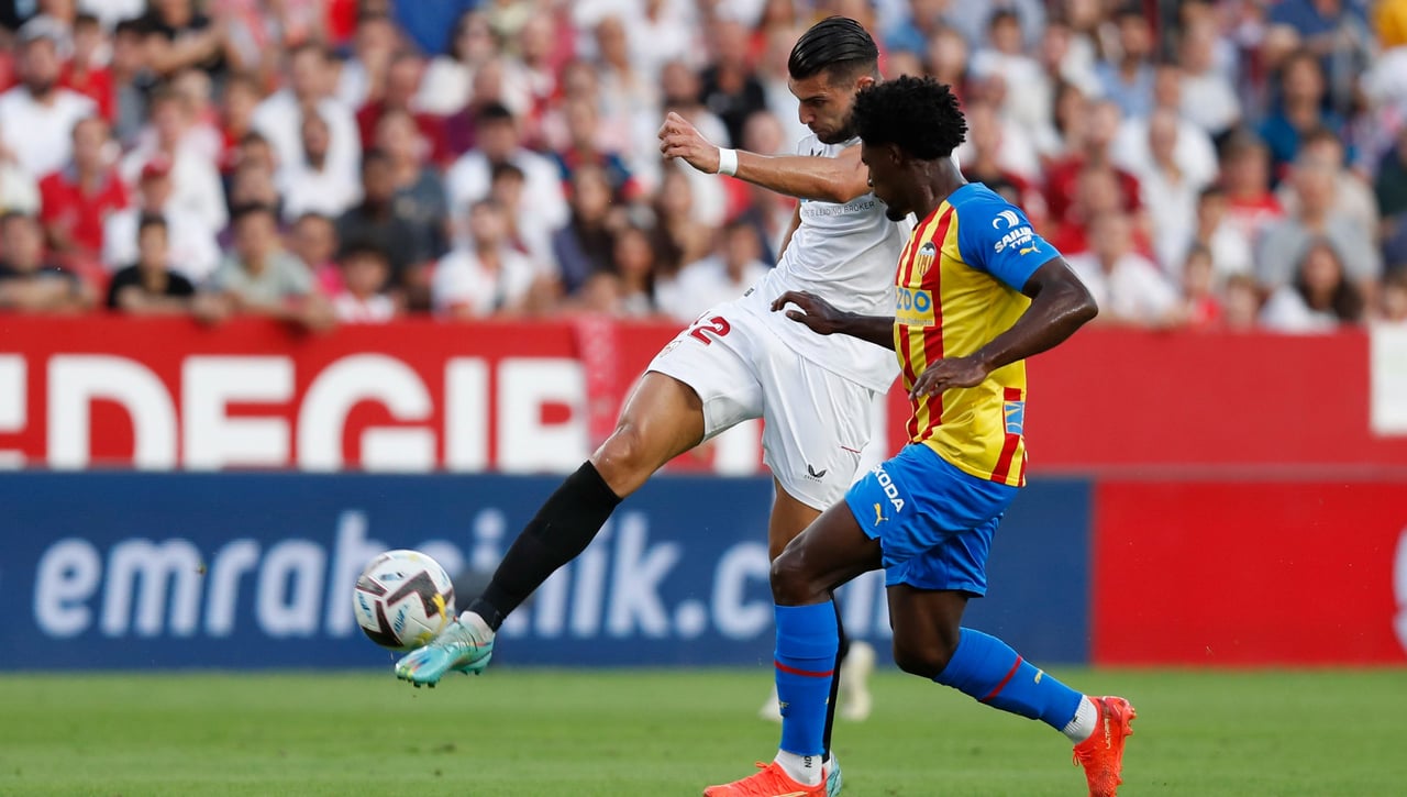 Rafa Mir gana la batalla por el '9' de Sampaoli