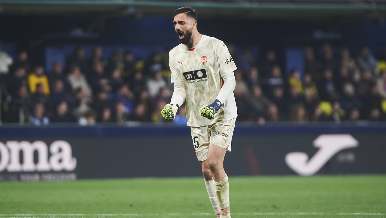 Mamardashvili será la competencia de Alisson en el Liverpool 