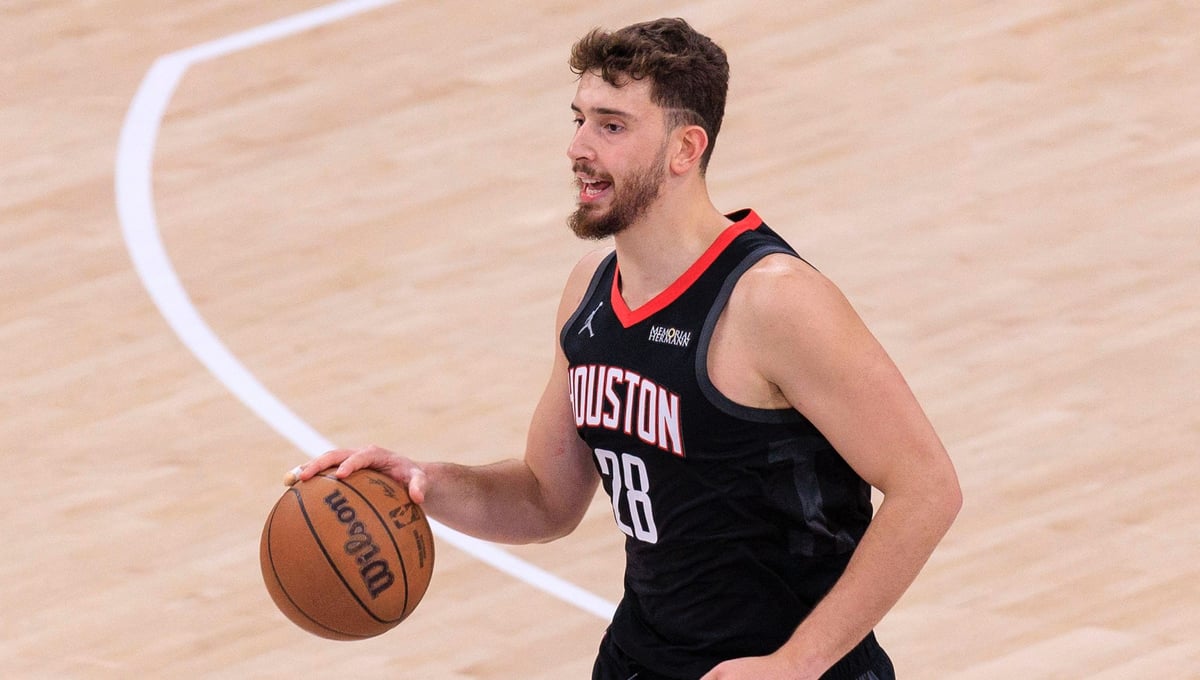 Alperen Sengun reivindica su sitio tras la polémica decisión de la NBA