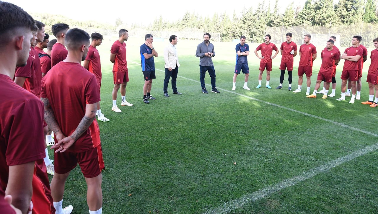 Arenga de Orta y Del Nido en la primera sesión del Sevilla en Montecastillo