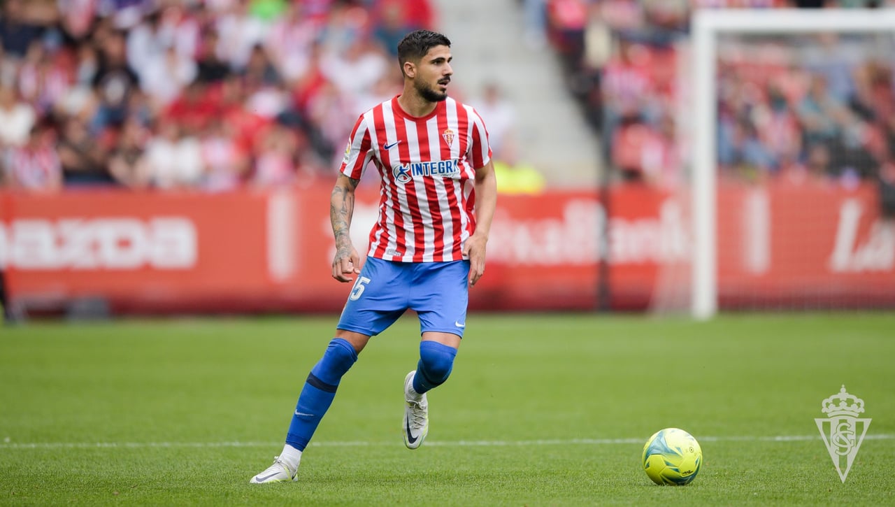 Pretendido por Eibar y Alavés, el Granada lucha por incorporarlo a sus filas