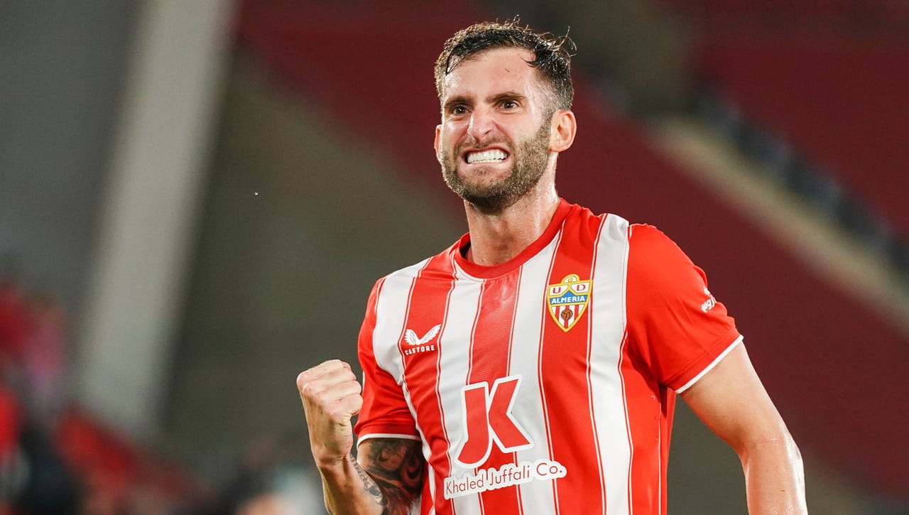 El nuevo entrenador del Almería se podría encontrar con un refuerzo de última hora