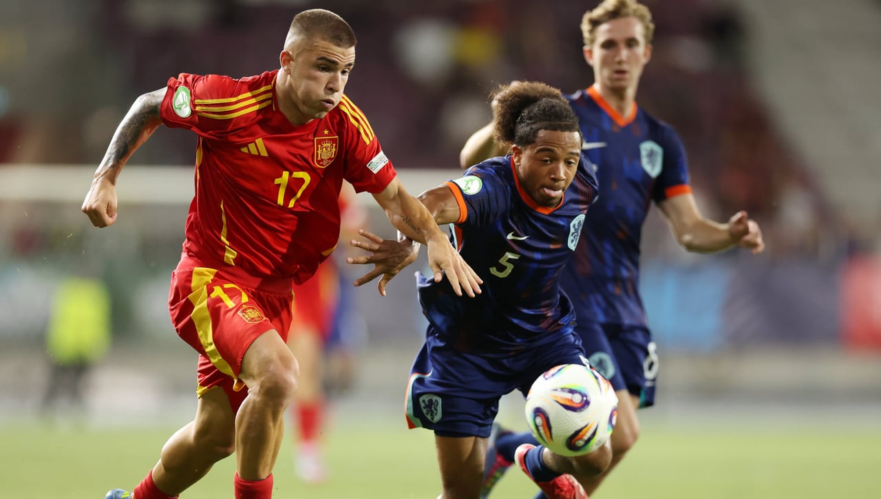 0-1: La España de Pablo García regala el título por otro error grosero de su portero