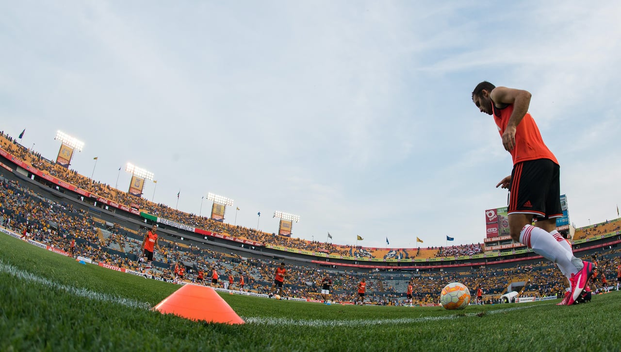 Primera oferta de River Plate por Germán Pezzella