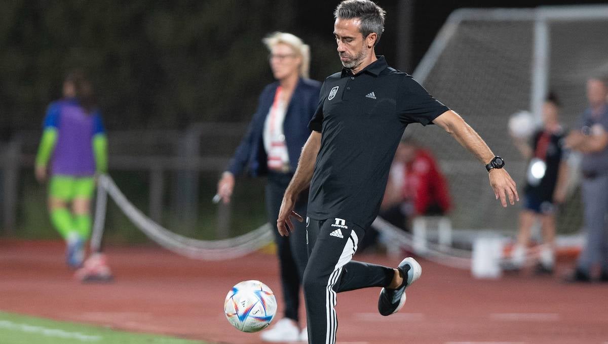 Rubiales apuesta por la renovación de Vilda y anuncia su nuevo sueldo