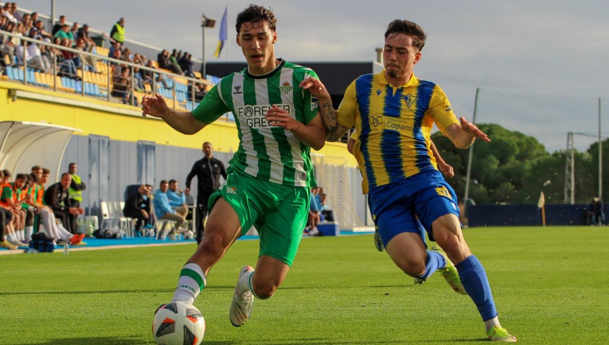 1-1: Un golazo para un empate con valor añadido del Betis Deportivo en Cádiz