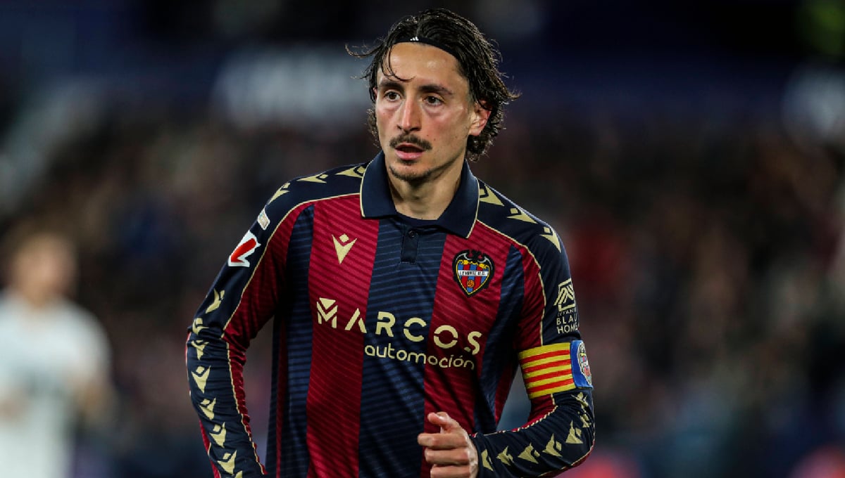 Pablo Martínez, baja prolongada: el capitán del Levante sufre un esguince en la rodilla