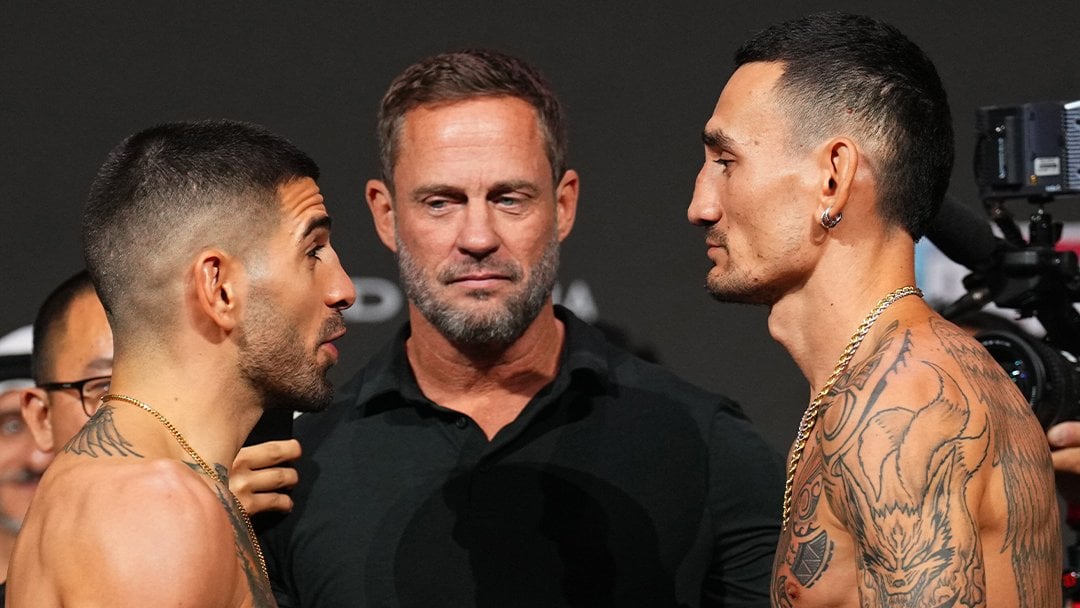 Topuria vs Holloway - UFC 308 | Ilia Topuria destroza a Max Holloway en el tercer asalto y sigue en el trono de la UFC