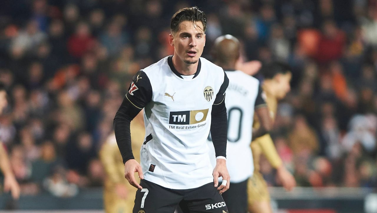 Sergi Canós se suma a la lista de descartes de Carlos Corberán