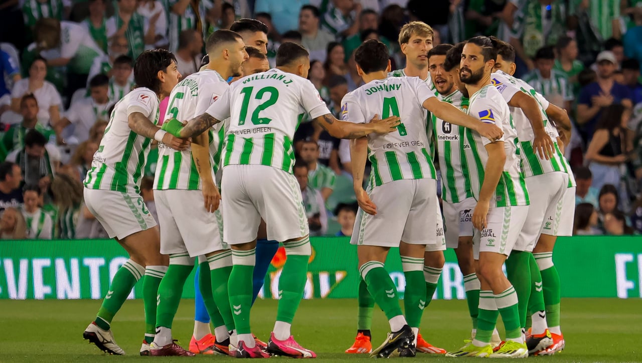 Cuatro béticos se jugarán en Mestalla estar o no en el derbi