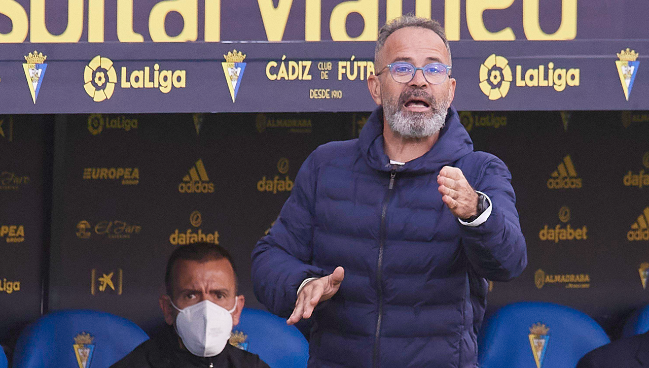 Álvaro Cervera, oficial