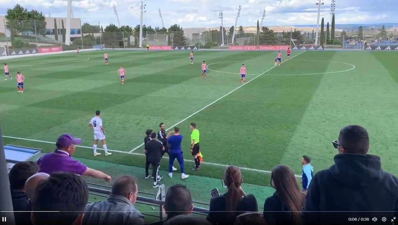 Bochornosa pelea entre Fernando Torres y Arbeloa en un partido de juveniles