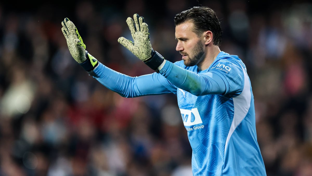 Dimitrievski recibe llamadas de Inglaterra, Italia y Bélgica para dejar el Valencia en enero