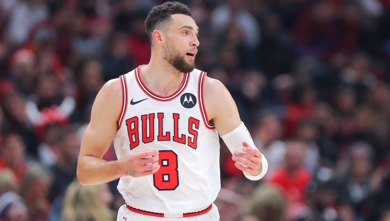 Pasa de los Lakers y negocia con otro equipo